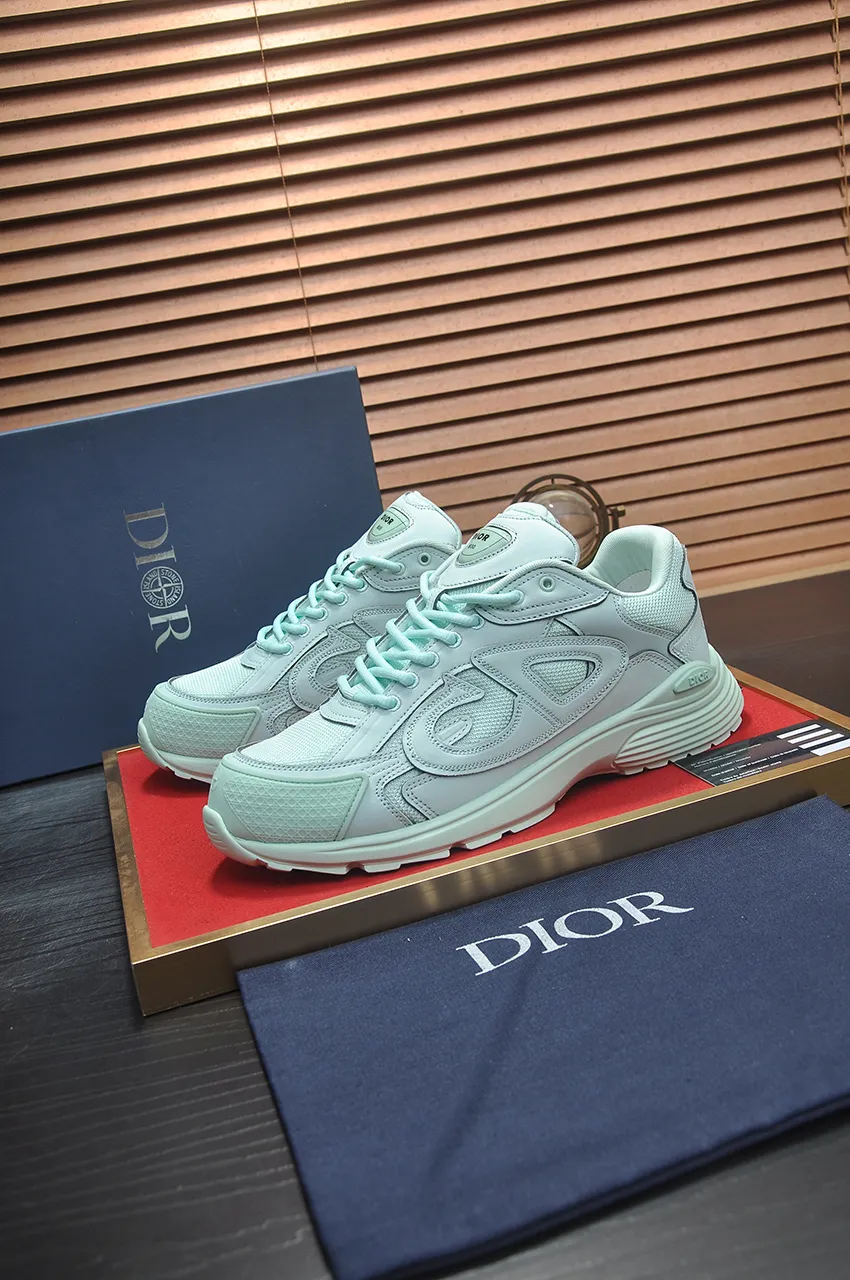 Men's men's shoes 💰: 540💶 (top original order) Brand: Dior (Dior) Standard code: Men's code 38-44 (45 customized) Grade: Same style as the official website Material: Top original cowhide stitched together Original wear-resistant and lightweight outsole Style category: Fashionable casual shoes Distinguished luxury brand elements top luxury Color: Real picture color